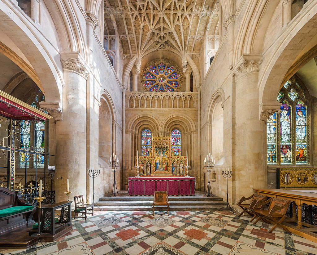 Christ Church Cathedral, Oxford - The altar and vault. Credit: David Iliff