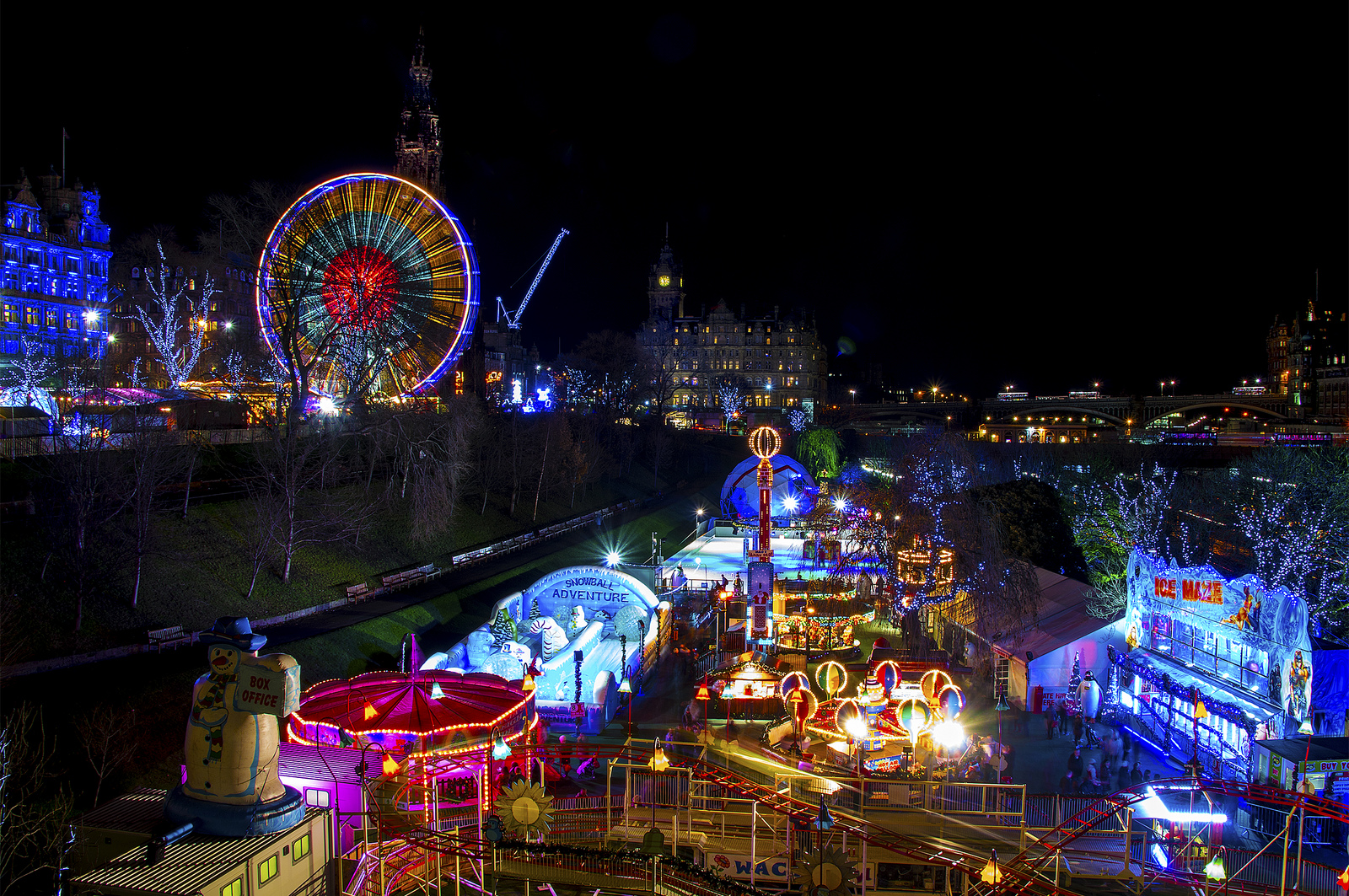 Christmas market in Edinburgh, Scotland. Credit Ross G. Strachan