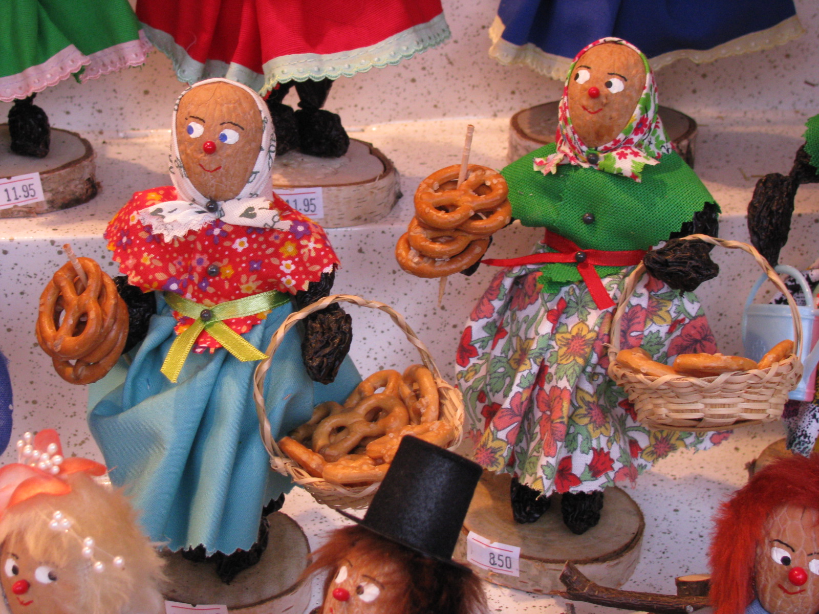 Zwetschgenmännle (little prune people). Credit Gita22, flickr