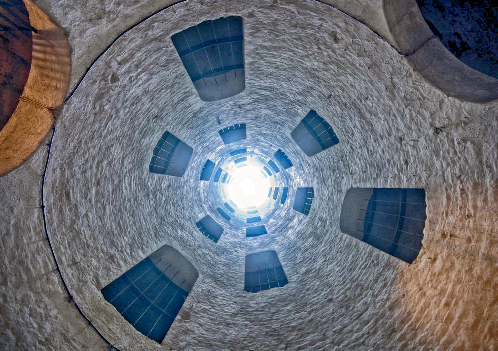 The Grand Shaft looking up from the bottom. Credit Adam Carter, flickr