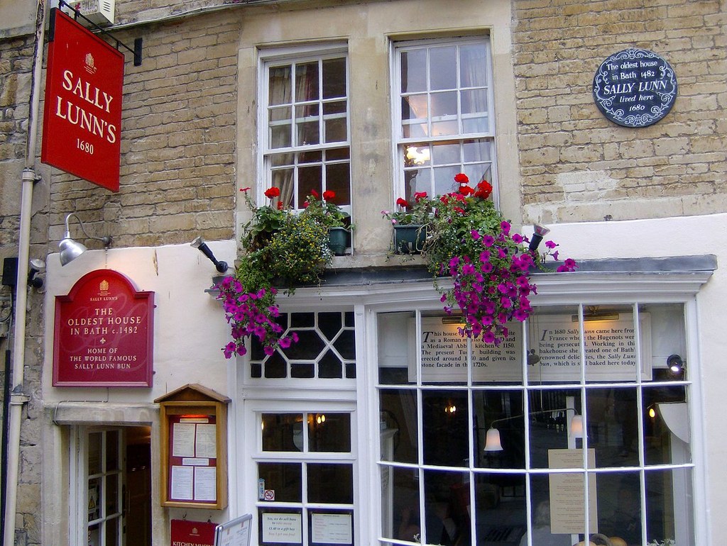 Sally Lunn's House, the oldest house in Bath, home of the Sally Lunn Bun. Credit Fahdshariff