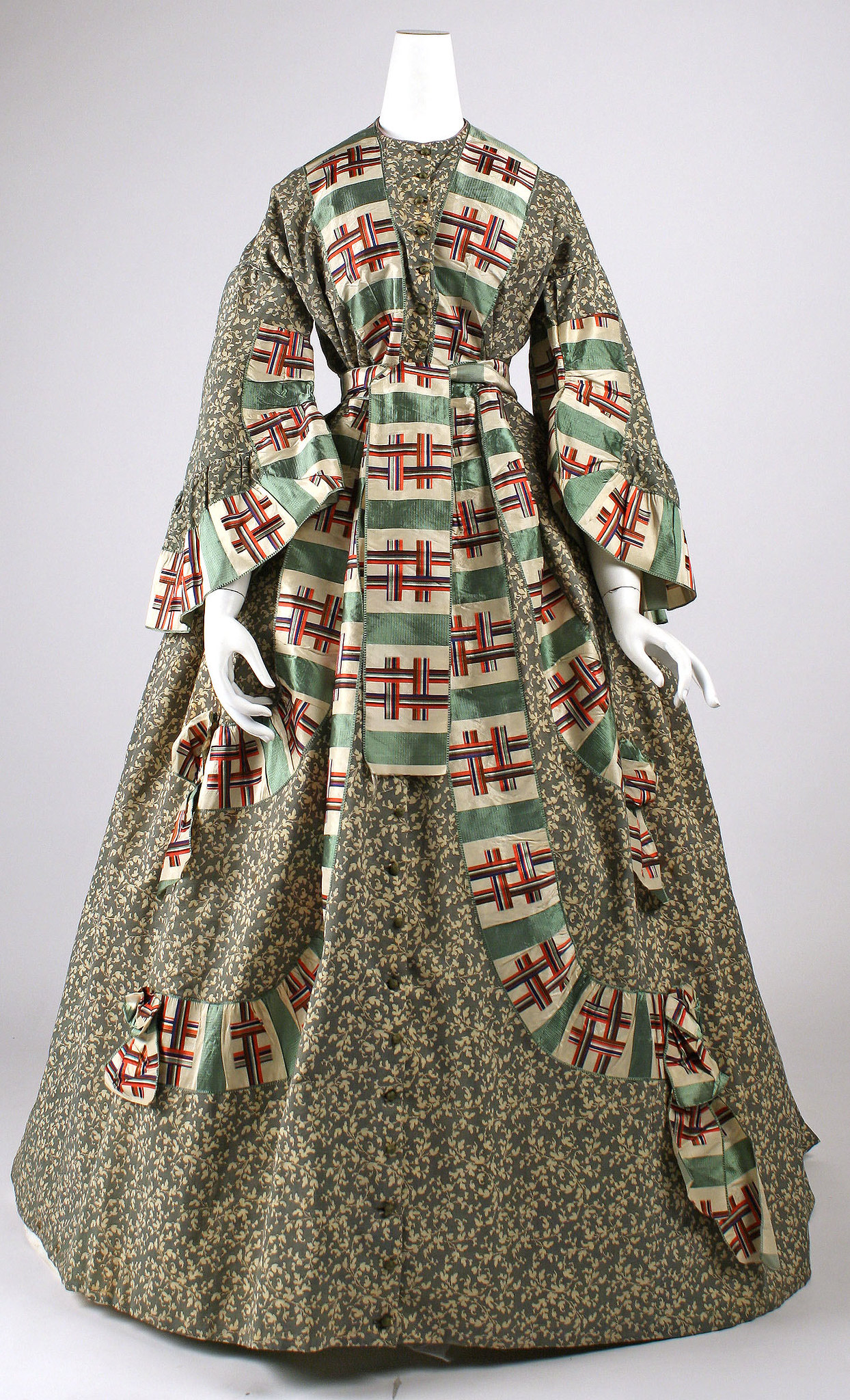Dressing gown 1860s American, Cotton, silk, metmuseum