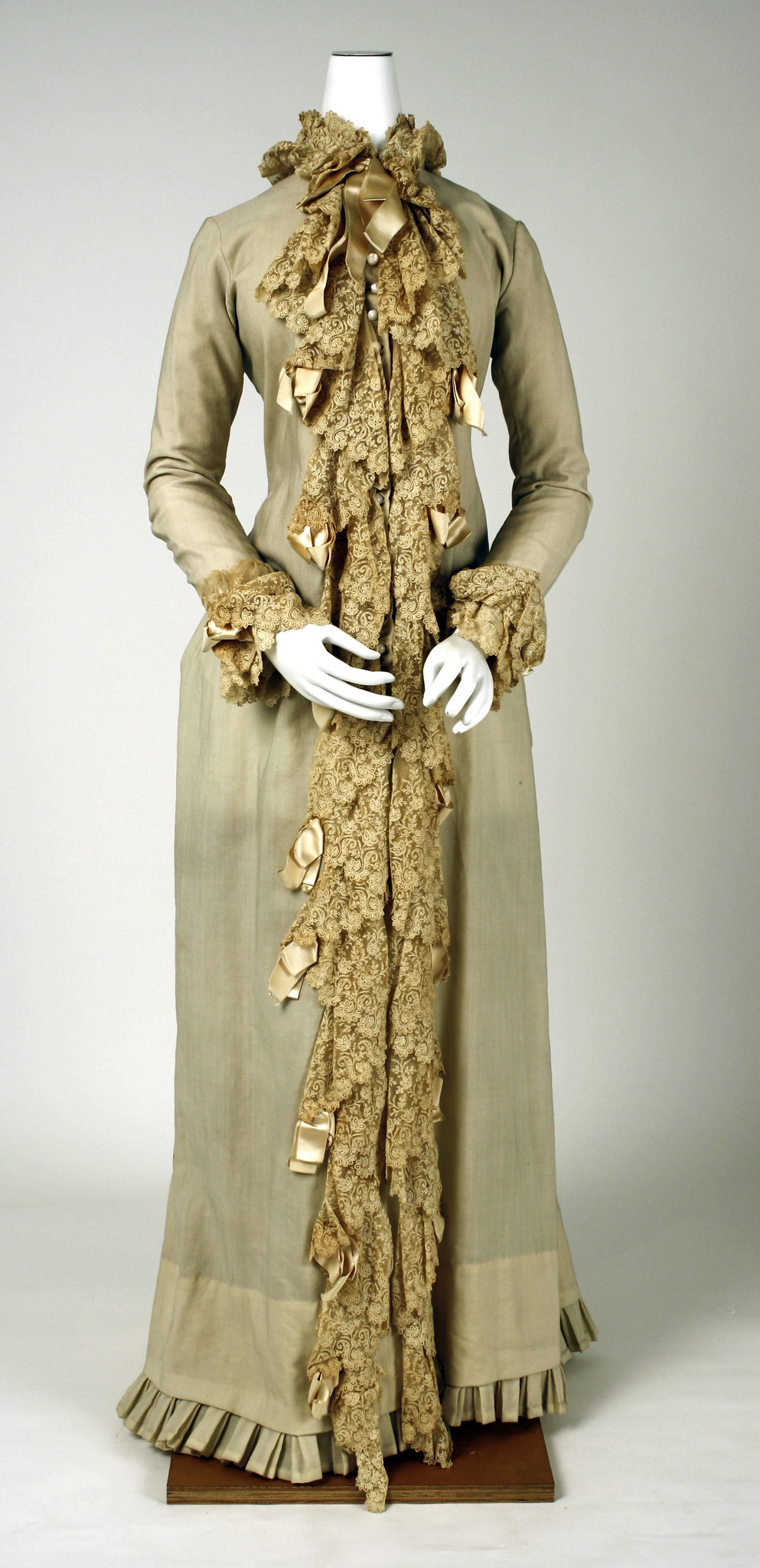 Dressing gown, 1880-90, American, wool, metmuseum