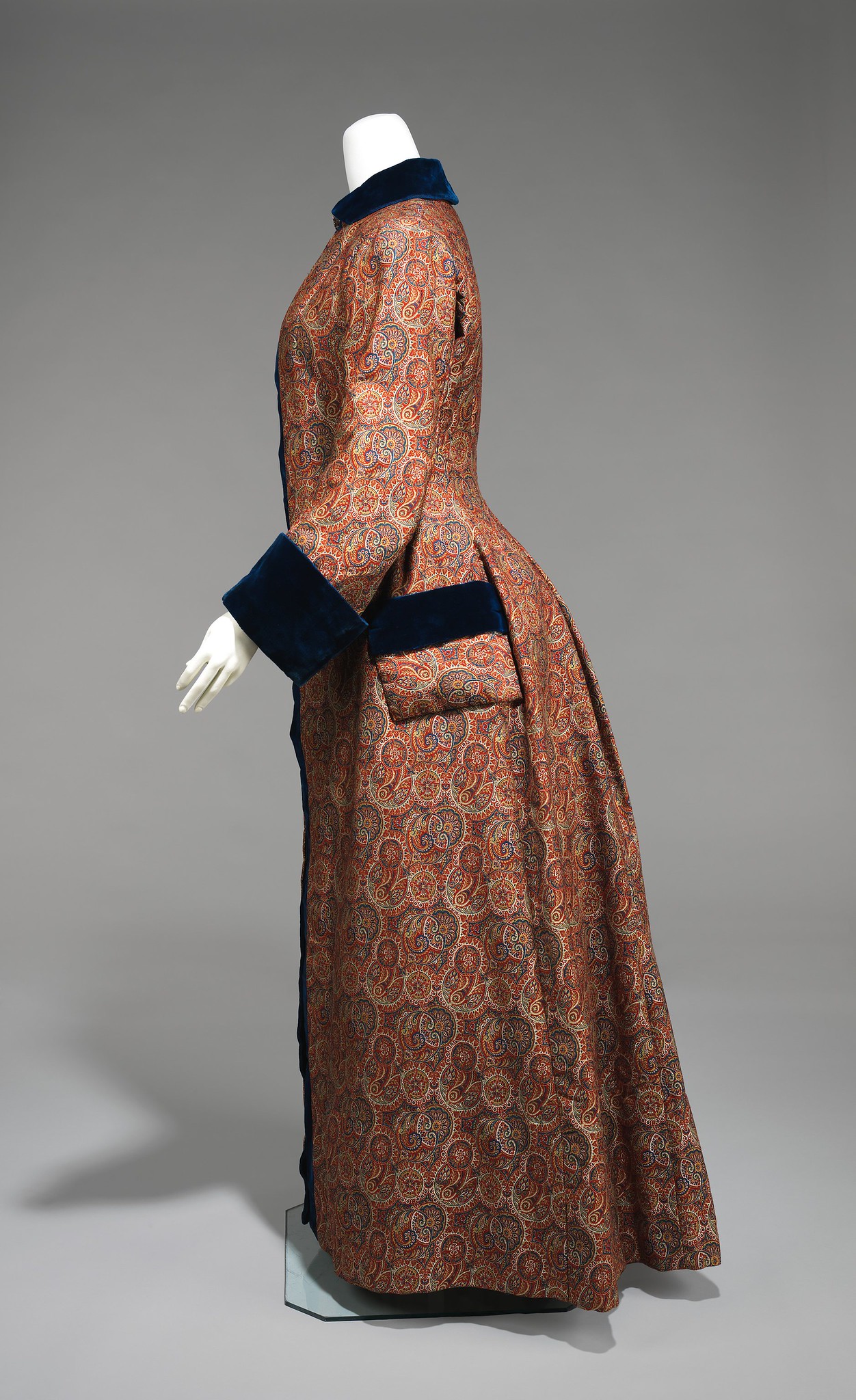 Dressing Gown 1880-85 American Wool, Silk, metmuseum