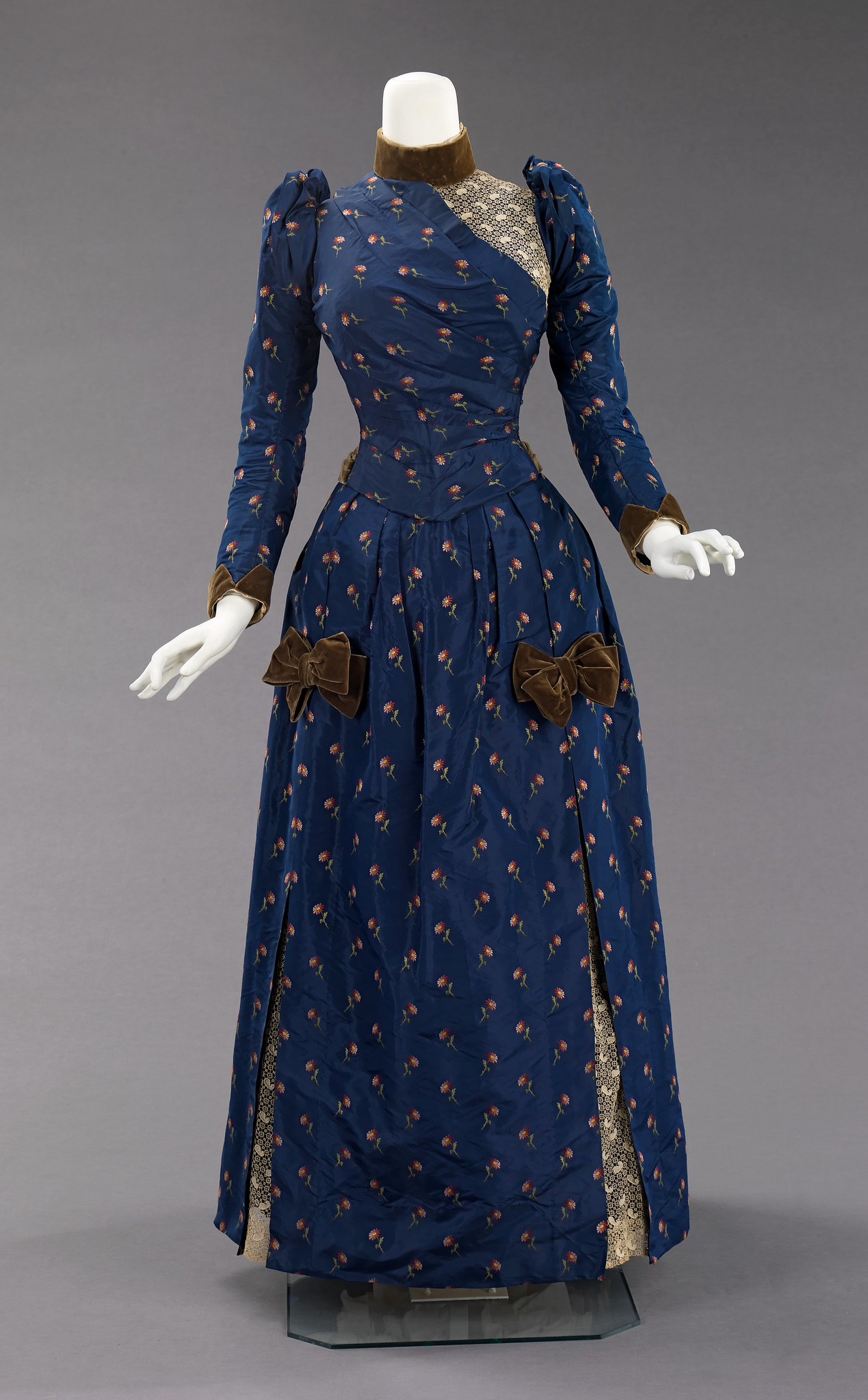 1888. American. Silk, linen, cotton. metmuseum