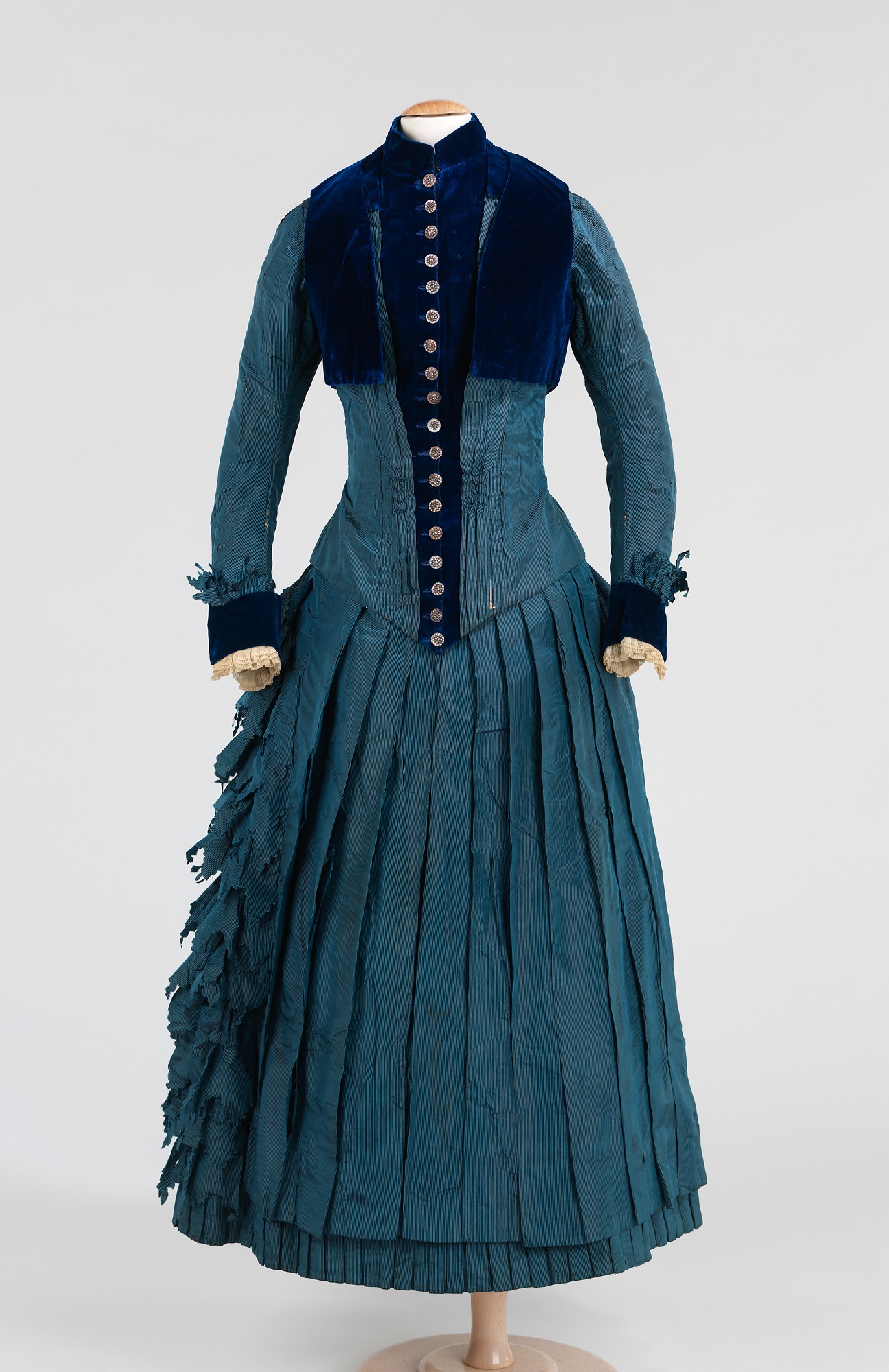 c. 1885. American. Silk, cotton. metmuseum