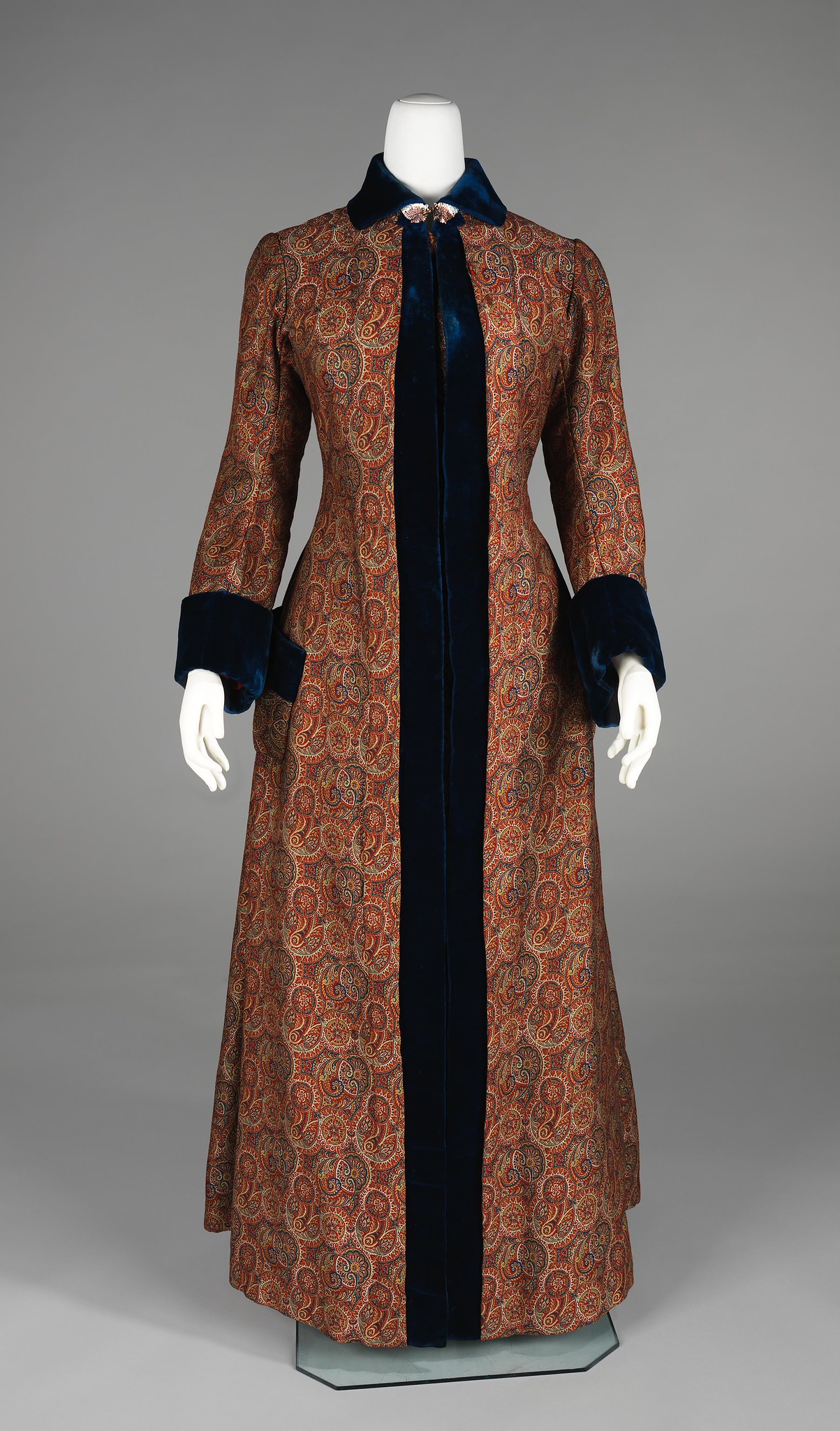 Dressing Gown 1880-85 American Wool, Silk, metmuseum