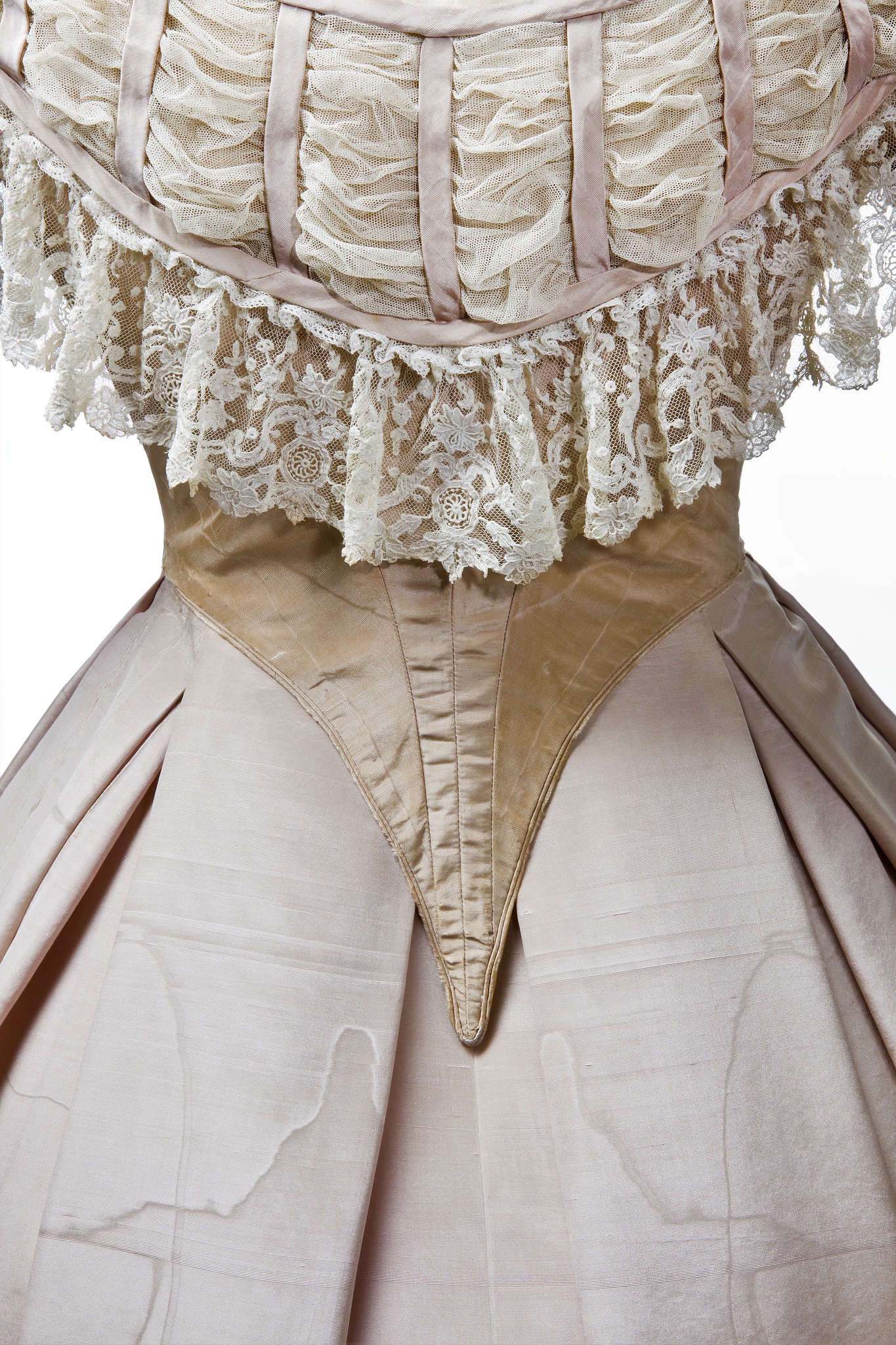 Detail of the dress Wilhelmina was wearing for the portrait of 1865