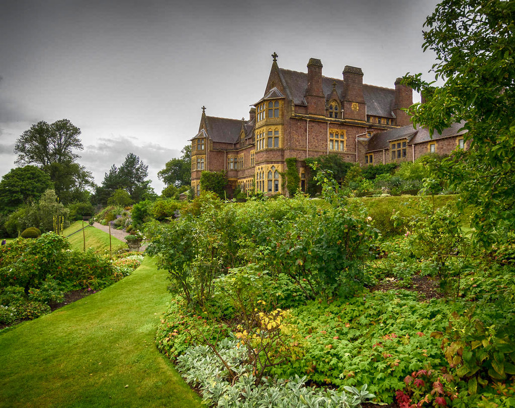 Knightshayes Court, Tiverton, Devon. Credit Bob Radlinski, flickr