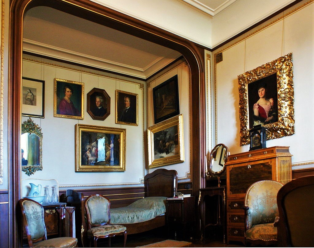 This bedroom even has en-suite facilities