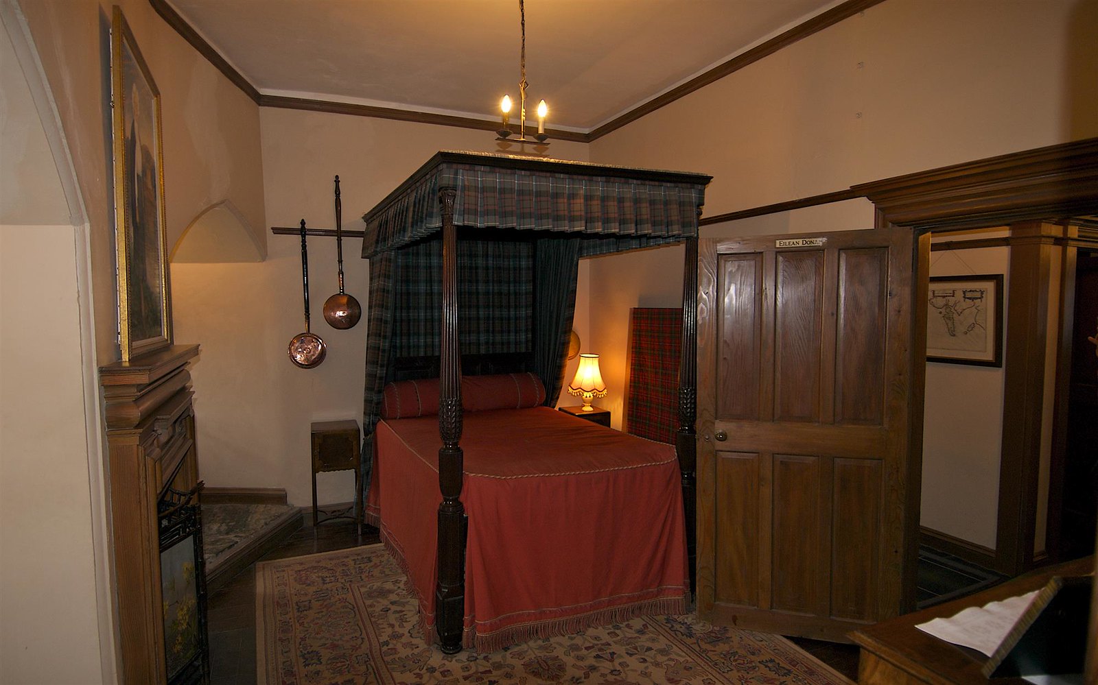 Eilean Donan Castle Bedroom. Credit Bruce MacRae