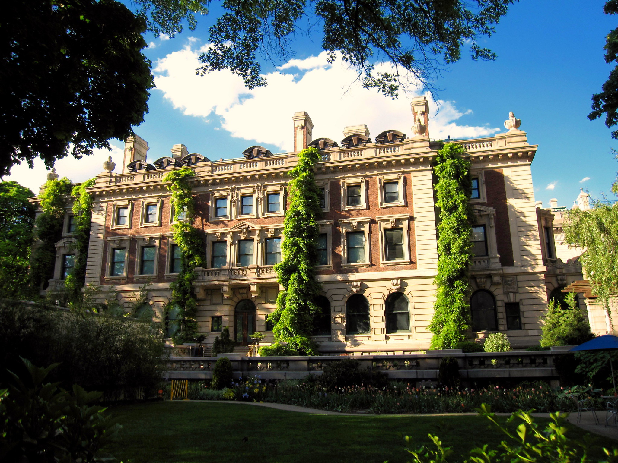 Andrew Carnegie Mansion, Manhattan, New York. Credit Gryffindor
