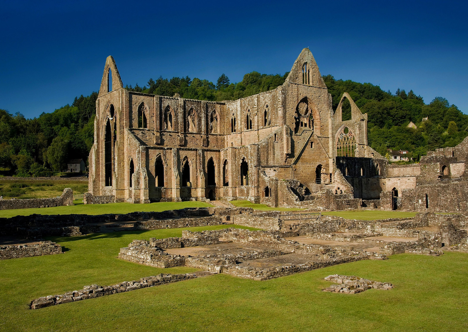 Tintern Abbey and Courtyard. Credit Saffron Blaze
