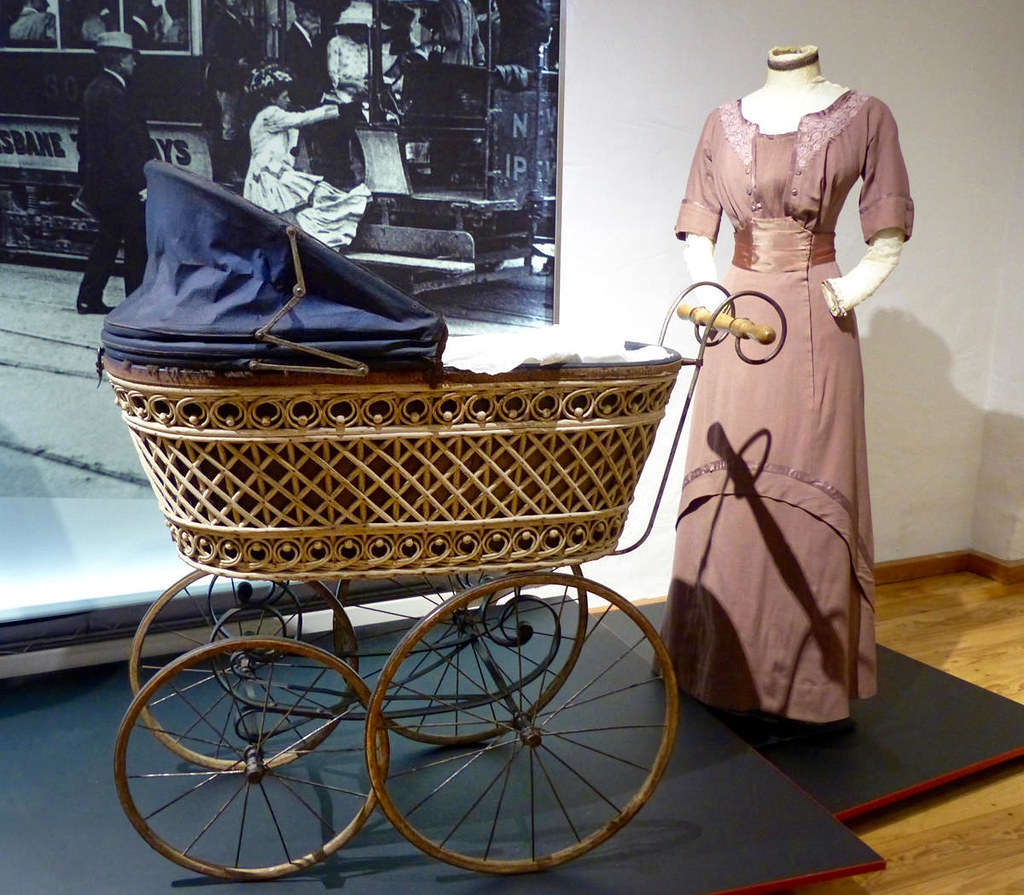 Promenade Baby Carriage, c. 1890. Credit Geolina163
