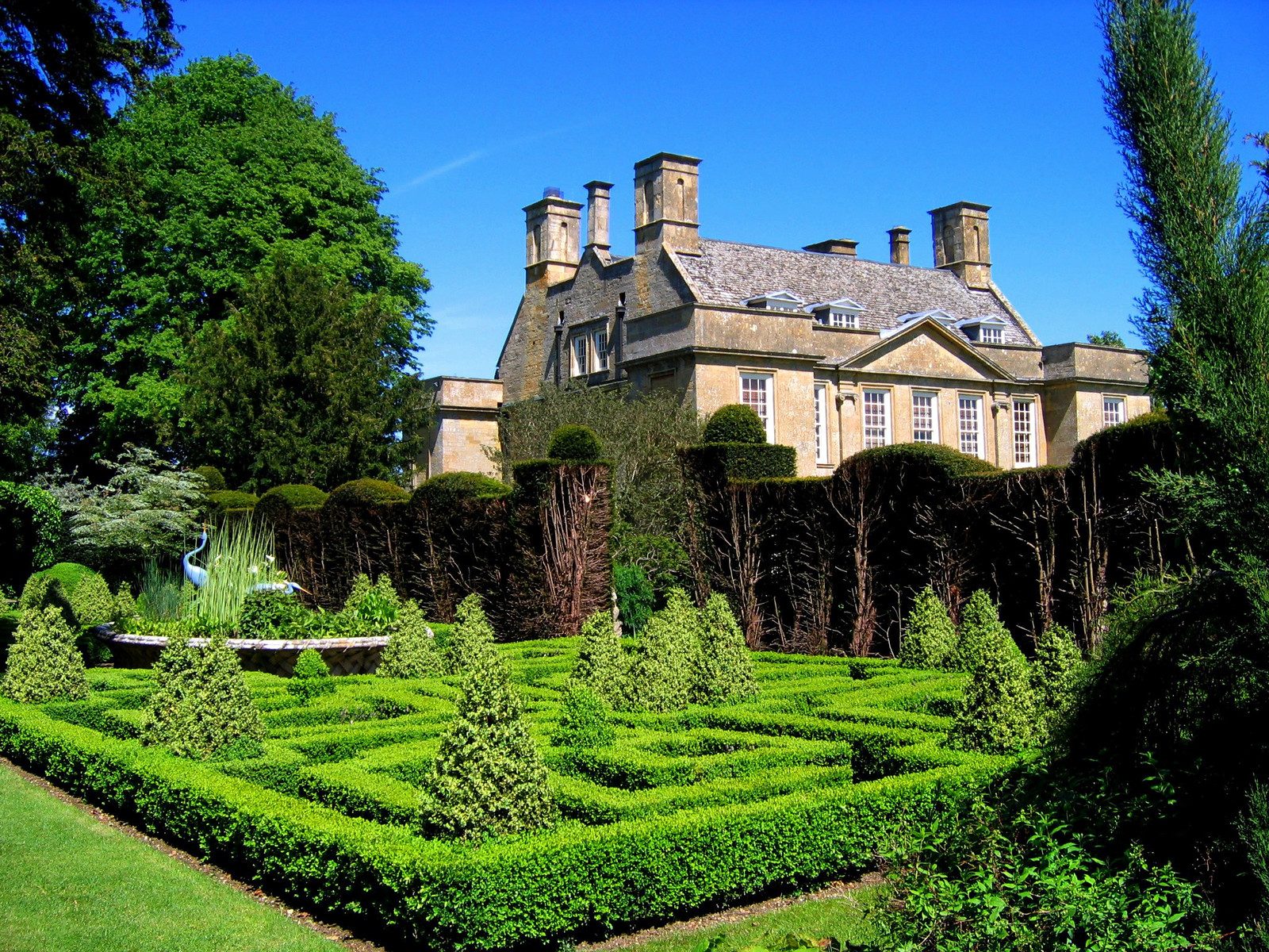 Bourton House Garden, Gloucestershire. Credit JR P