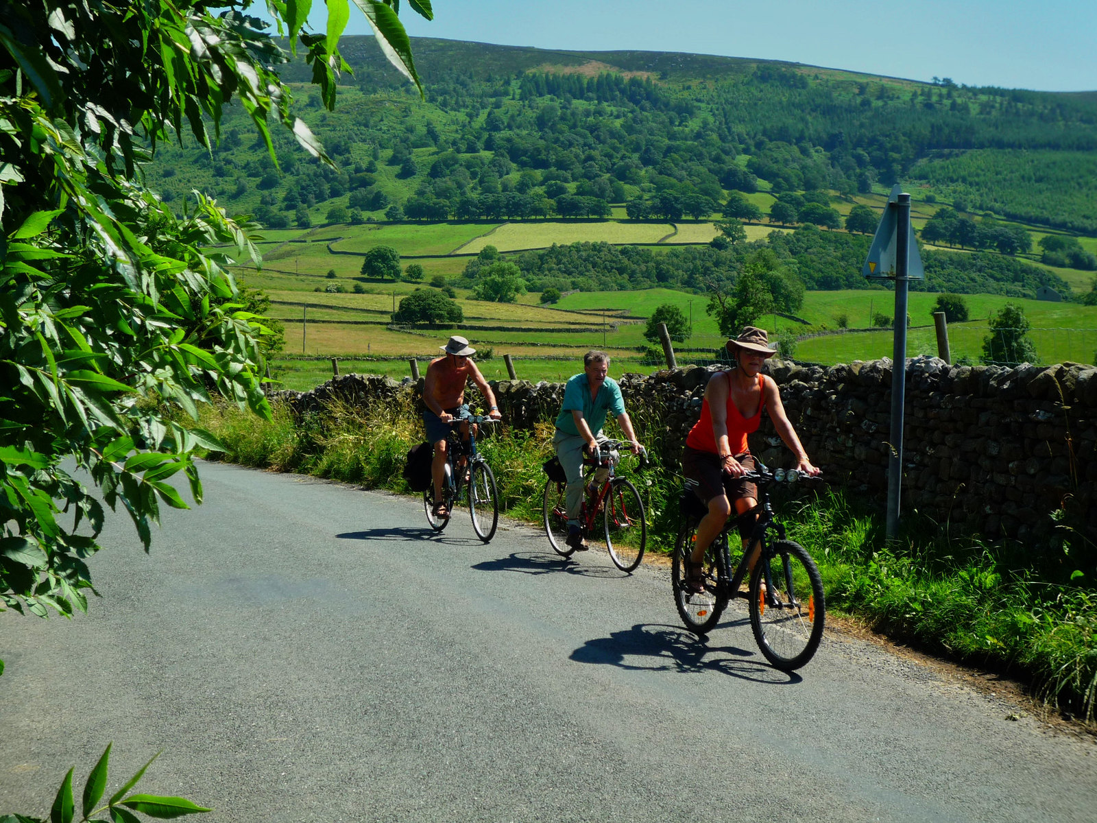 Cyclists. Credit Tejvan Pettinger