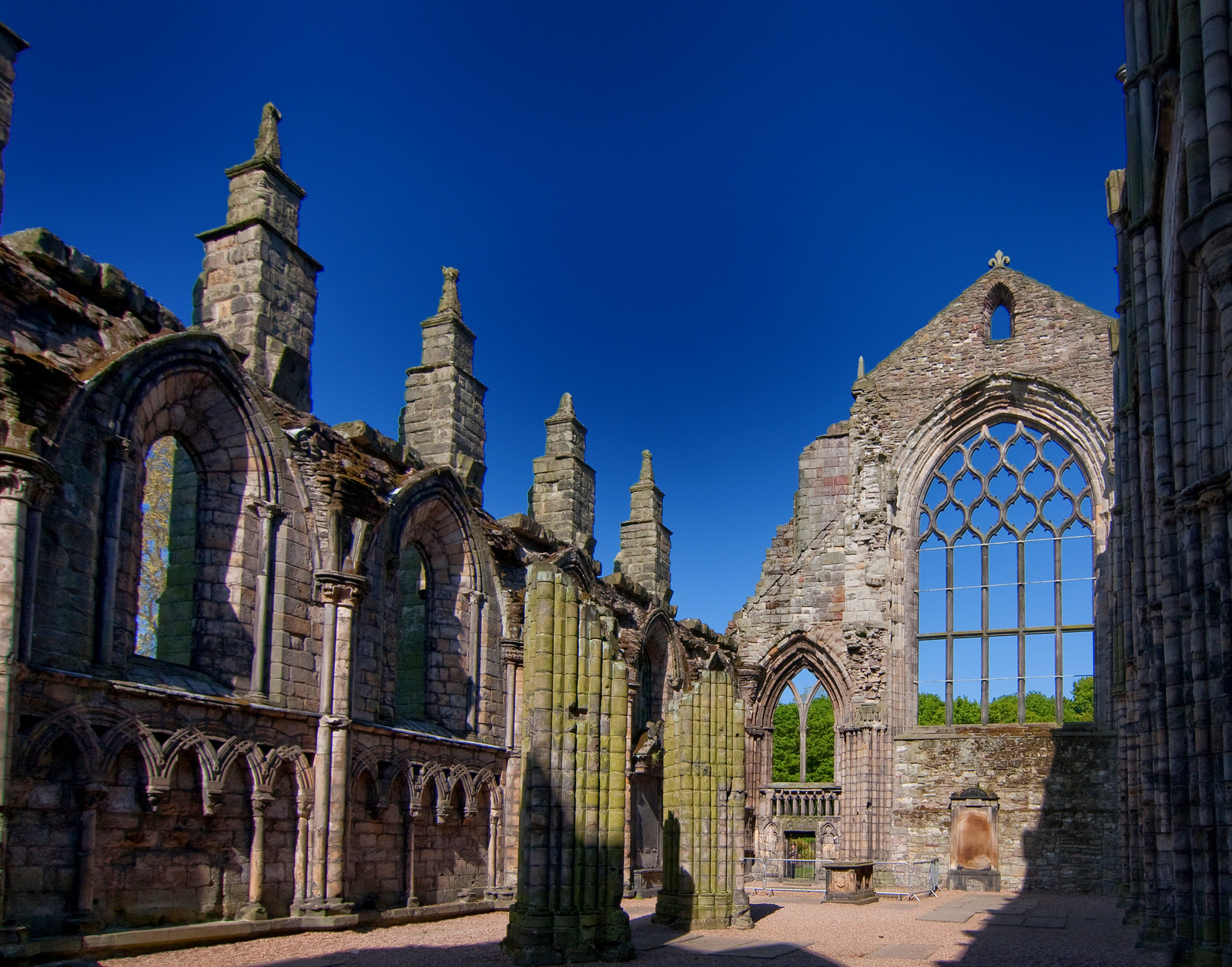 Holyrood Abbey. Credit Brian Holsclaw