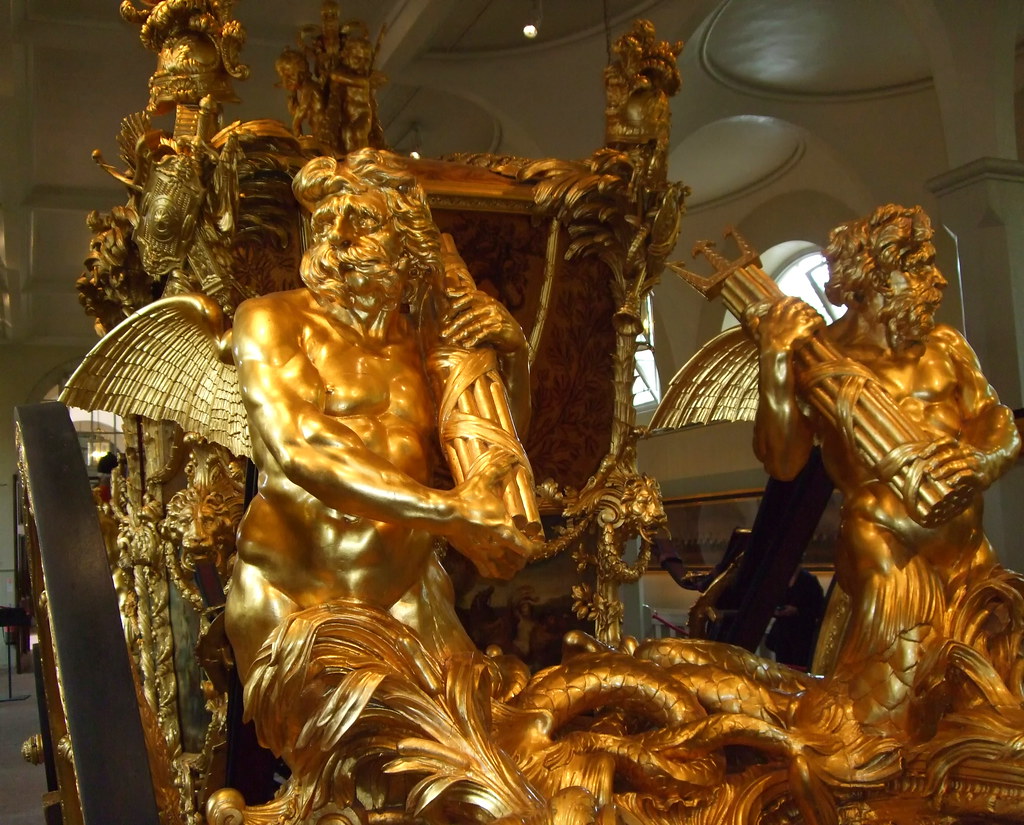 Gold State Coach. Credit Ibagli