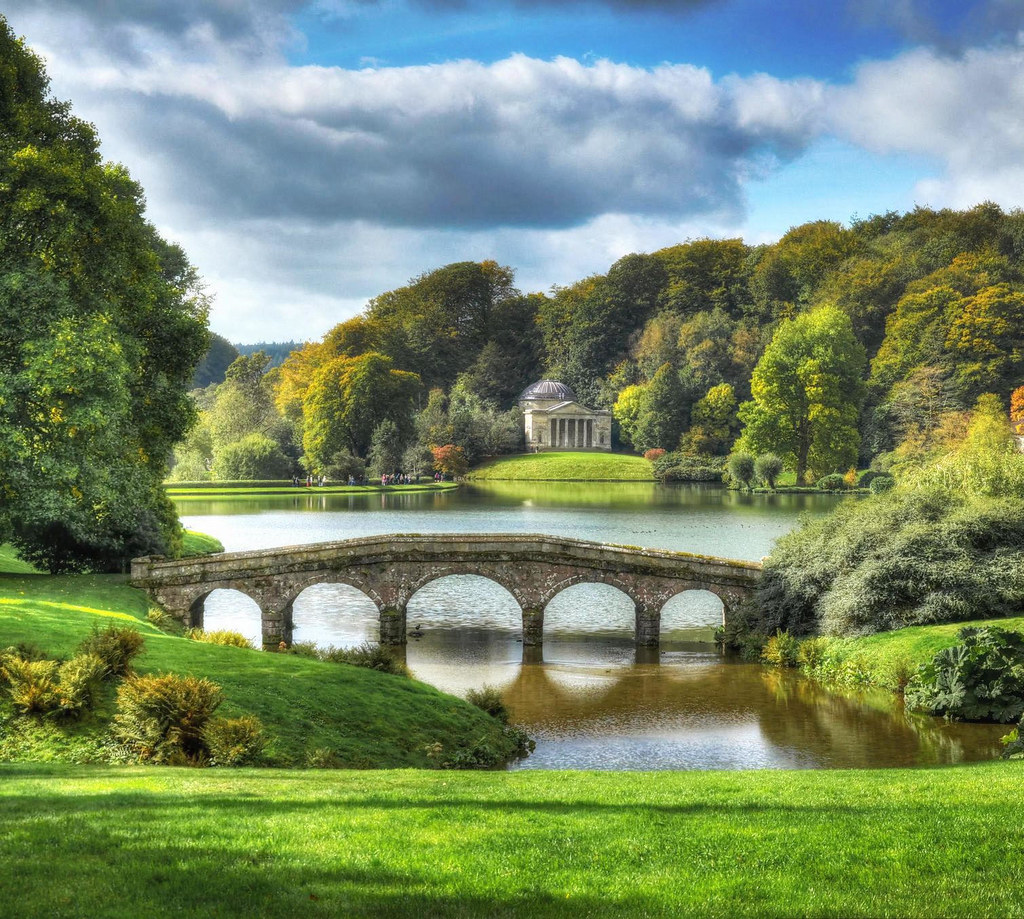 Stourhead Gardens, Wilstshire. Credit Baz Richardson, flickr