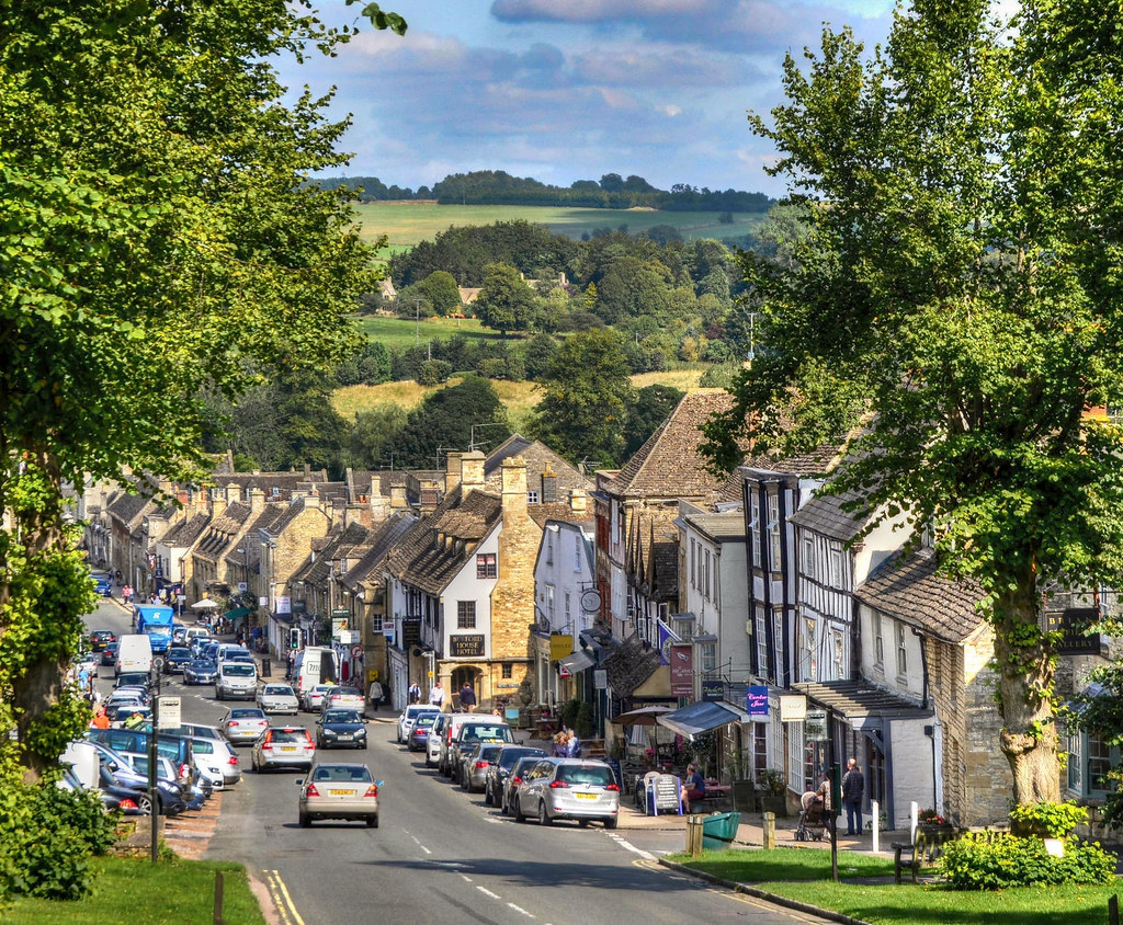 Burford, Oxfordshire. Credit Baz Richardson, flickr