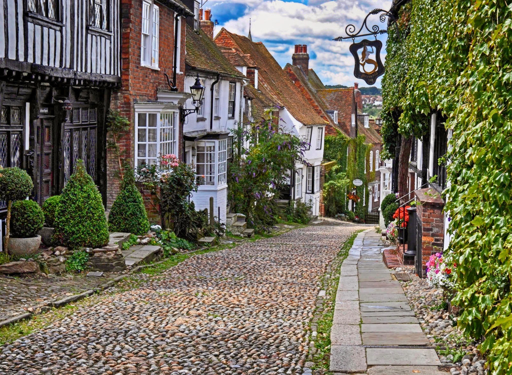 Mermaid Street, Rye, East Sussex. Credit BazViv