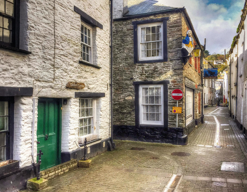 Lower Chapel Street, East Looe, Cornwall. Credit Baz Richardson, flickr