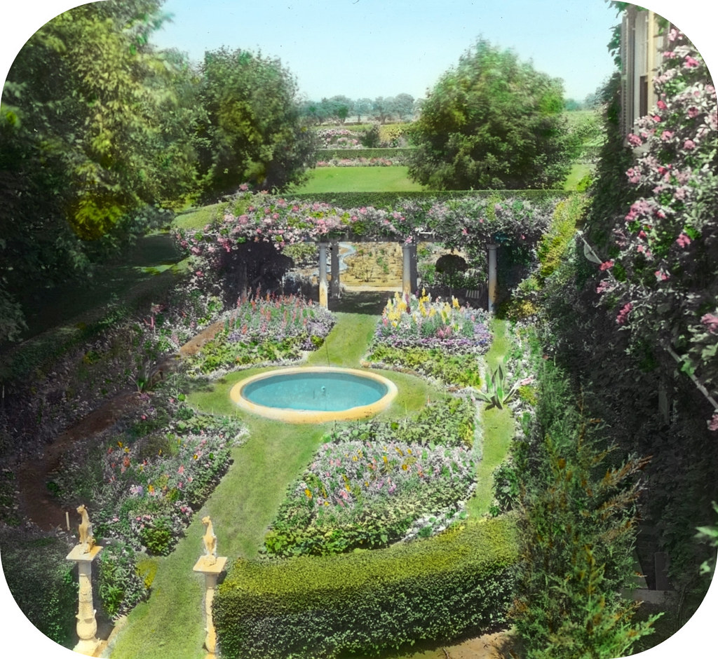 'Darena,' George Barton French house, Southampton, New York. Flower garden