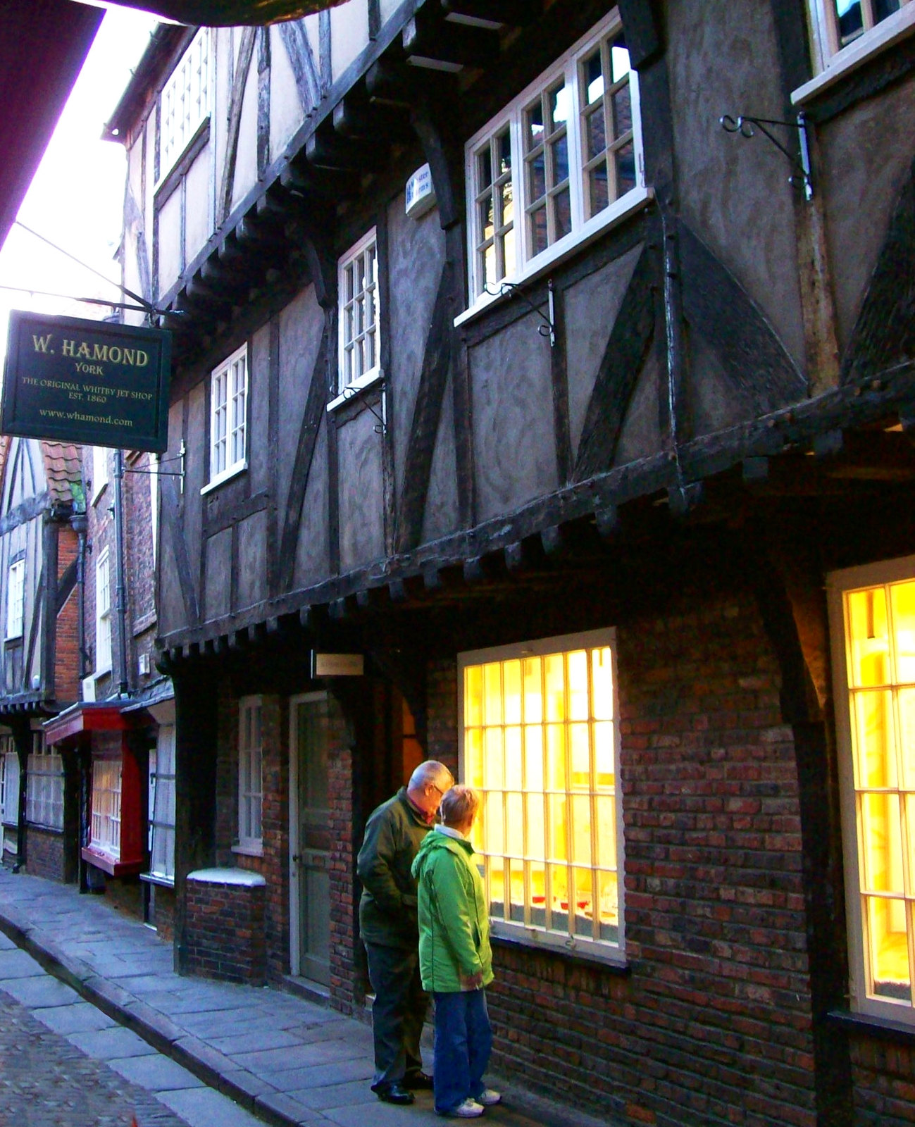 Shopping in the Shambes. Credit Poliphilo