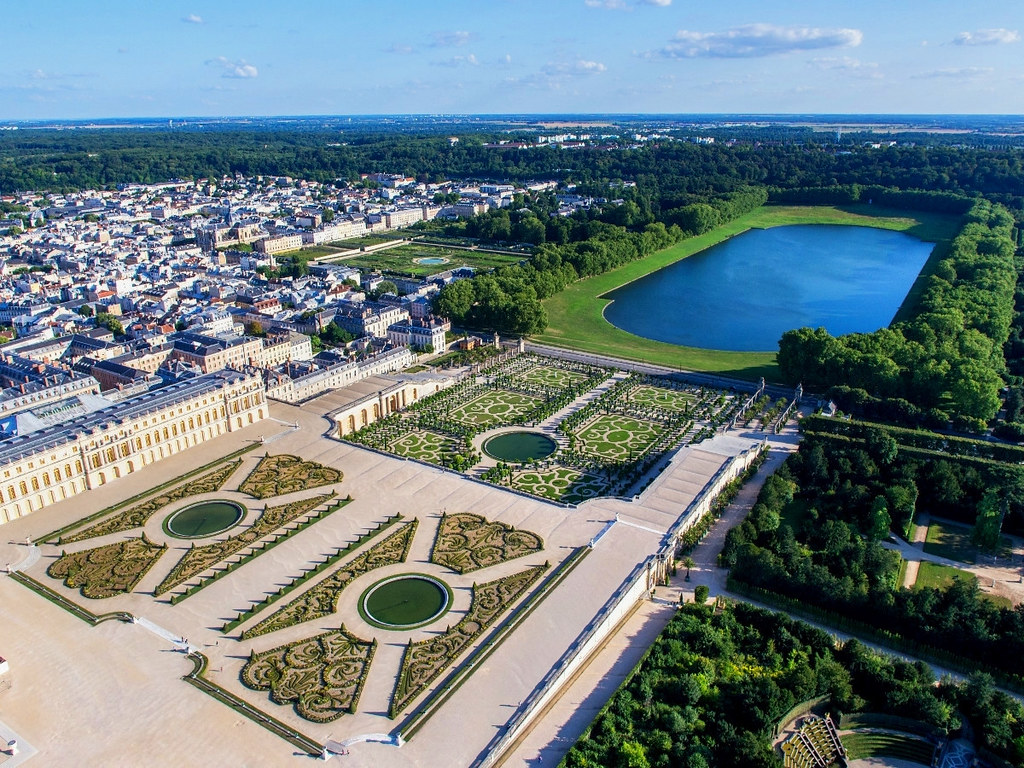 Orangery Garden and the Swiss Ornamental Lake, Versailles. Credit ToucanWings