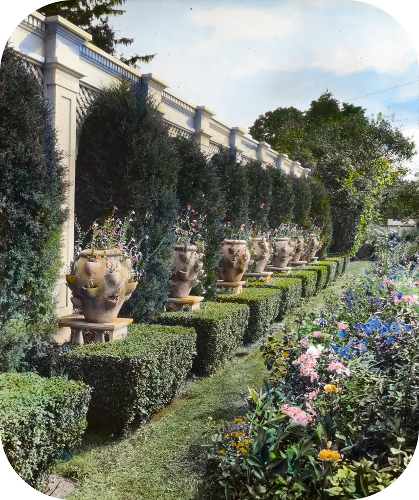 Lathrop Colgate house, Bedford Village, New York. Trellis