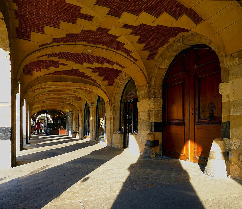 Place des Vosges, Paris. Credit Mbzt
