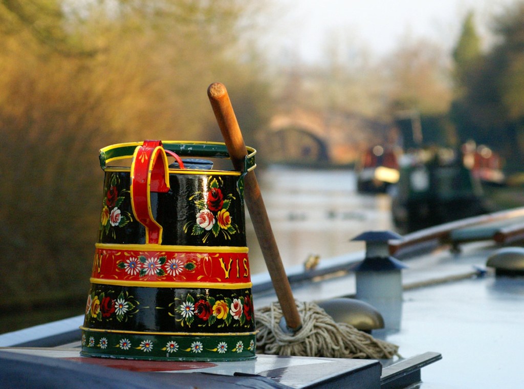 A Buckby Can on the Grand Union Canal at Braunston, Northamptonshire. Credit David Merrett