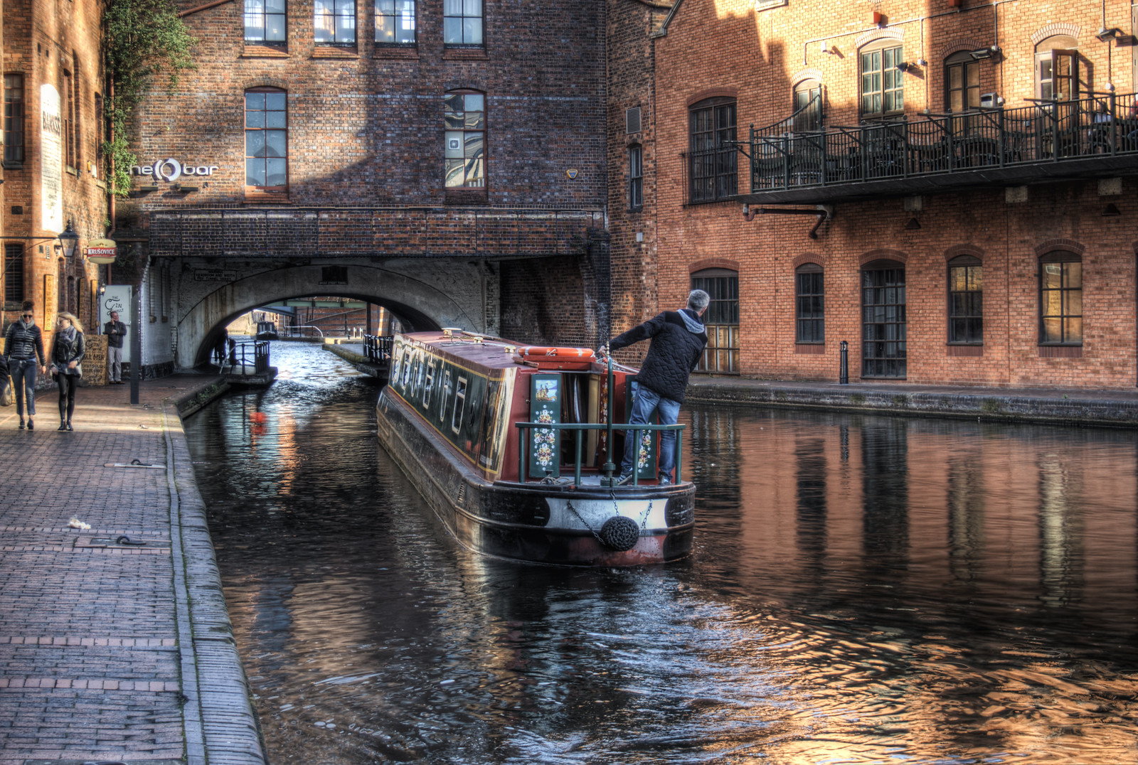 Narrowboat negotiating the Broad St. Tunnel, Birmingham. Credit Neil Howard, flickr