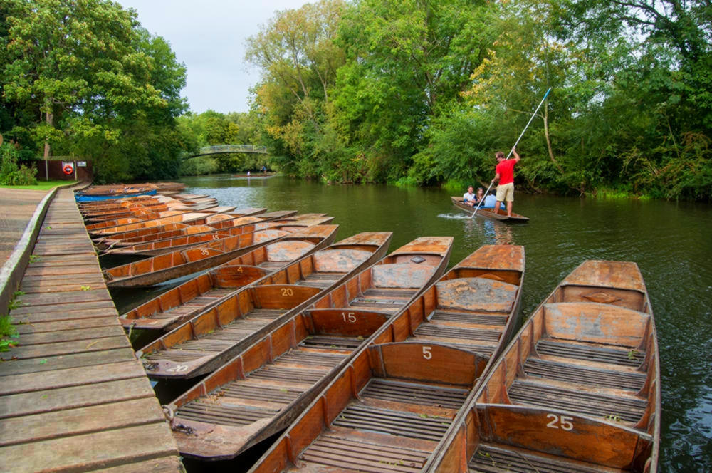 Punting on the River Cherwell, Oxford. Credit Meraj Chhaya