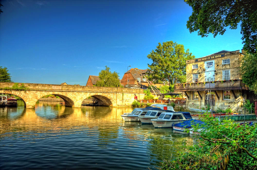 Folly Bridge over the Thames. Credit Scott D. Haddow