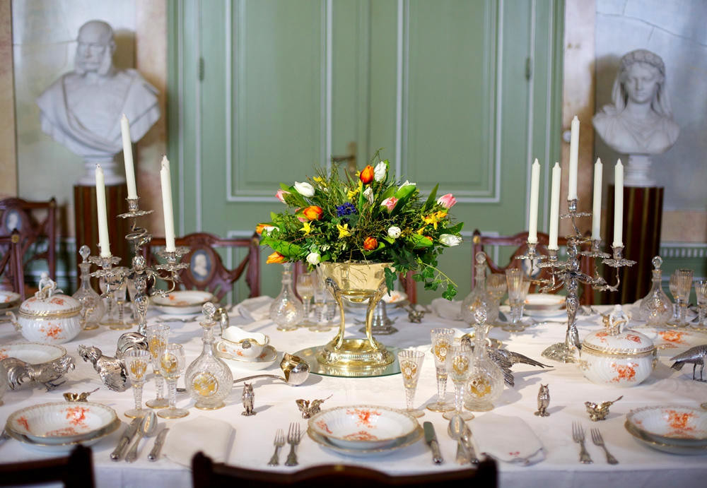 Dining Table centre display, Doorn House. Credit Sebastiaan ter Burg