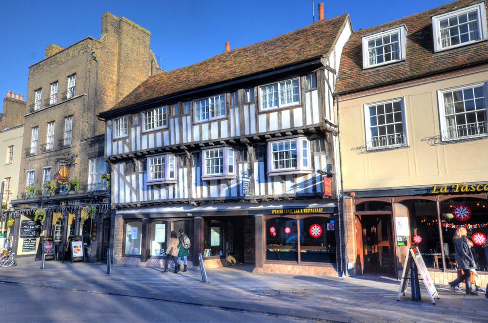 Tudor building on Bridge Street, Cambridge. Credit Baz Richardson, flickr