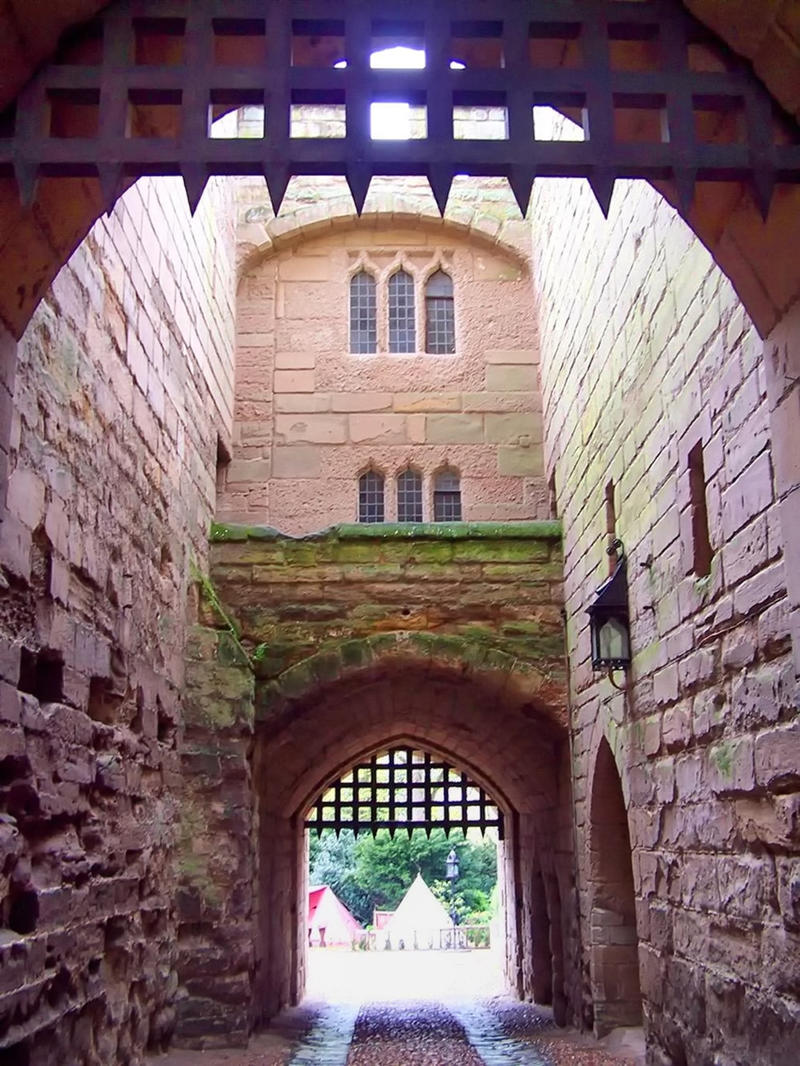The Barbican of Warwick Castle. Credit One lucky guy, flickr