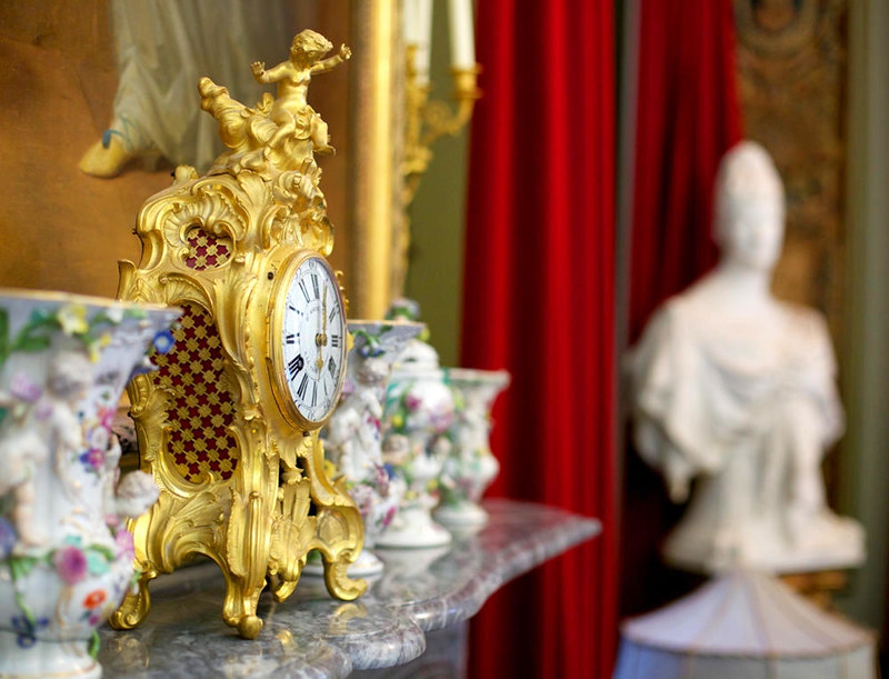 Mantelpiece clock at Doorn House. Credit Sebastiaan ter Burg
