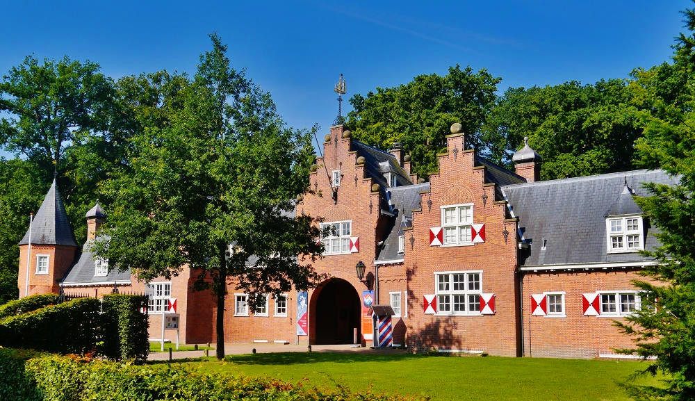 Entrance Gate House, Doorn House, Netherlands. Credit Zairon