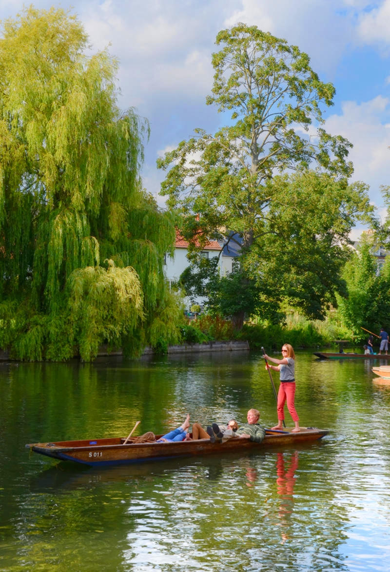 Punting on the River Cam, Cambridge. Credit Baz Richardson, flickr