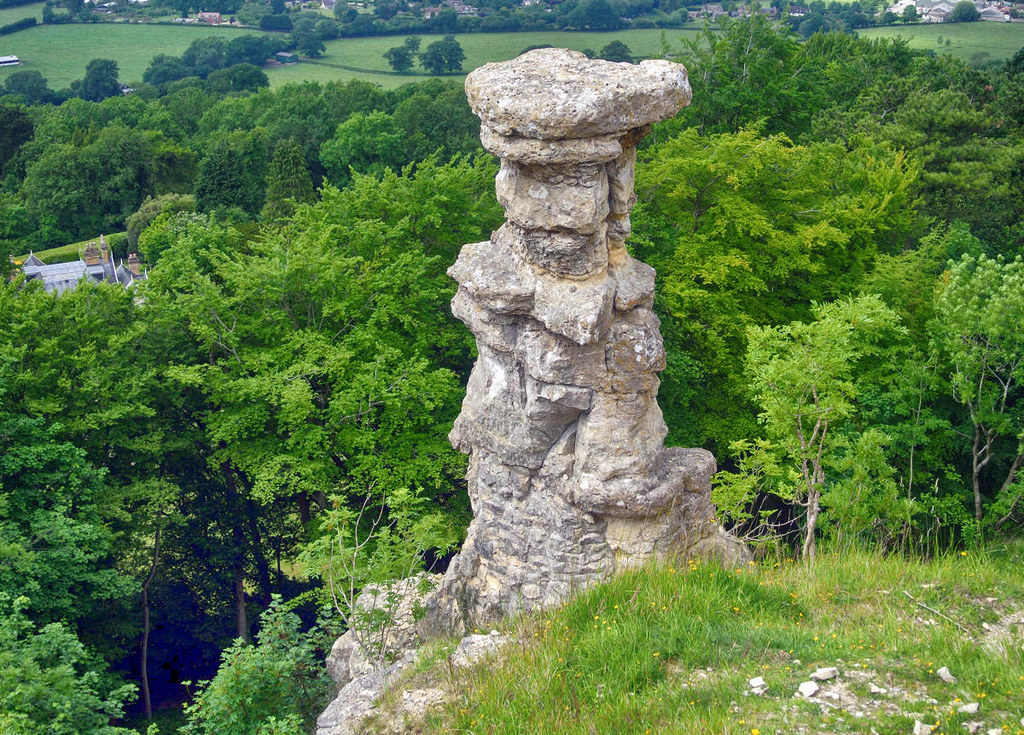 Devil's Chimney, Leckhampton Hill, Gloucestershire. Credit Wilson44691