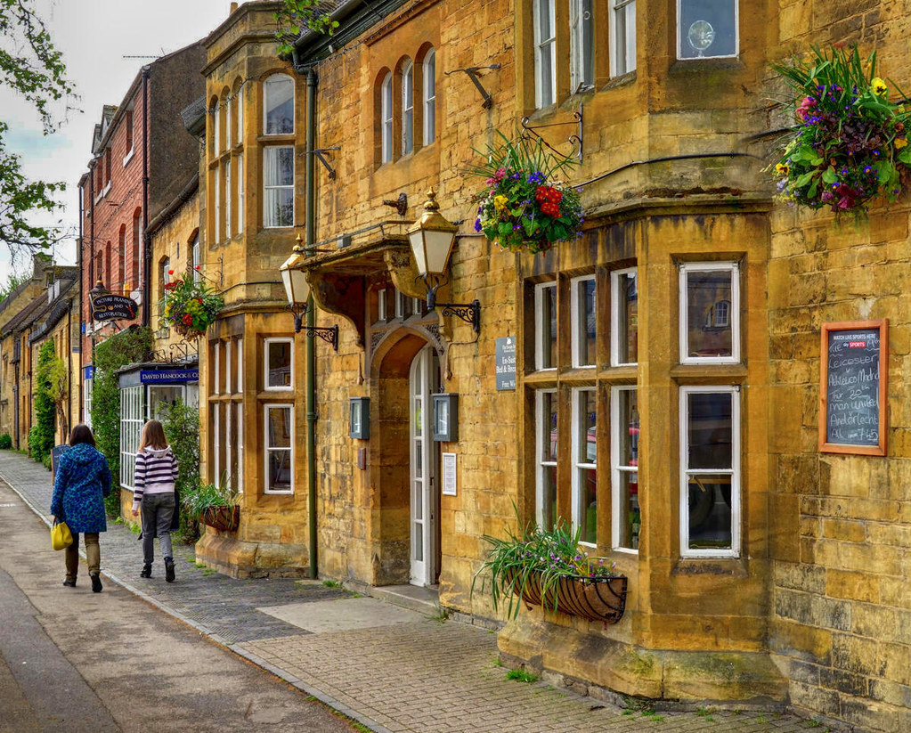 The Swan Inn, Moreton-in-Marsh, Gloucestershire. Credit Baz Richardson, flickr