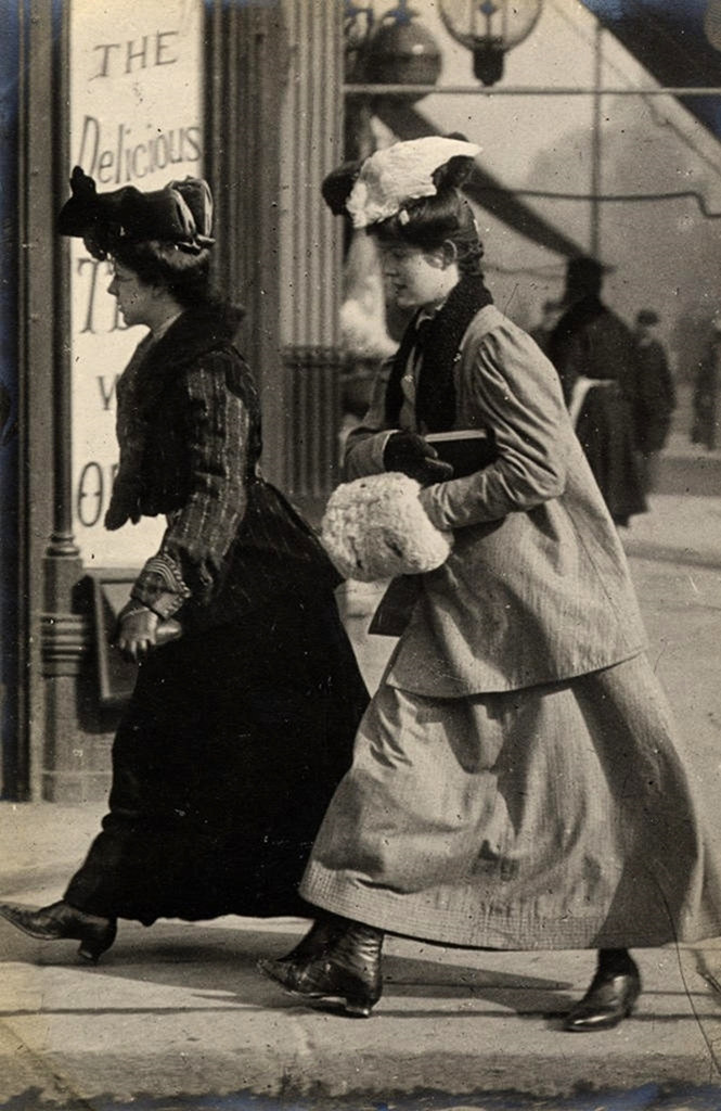 Putting your best foot forward, 1906