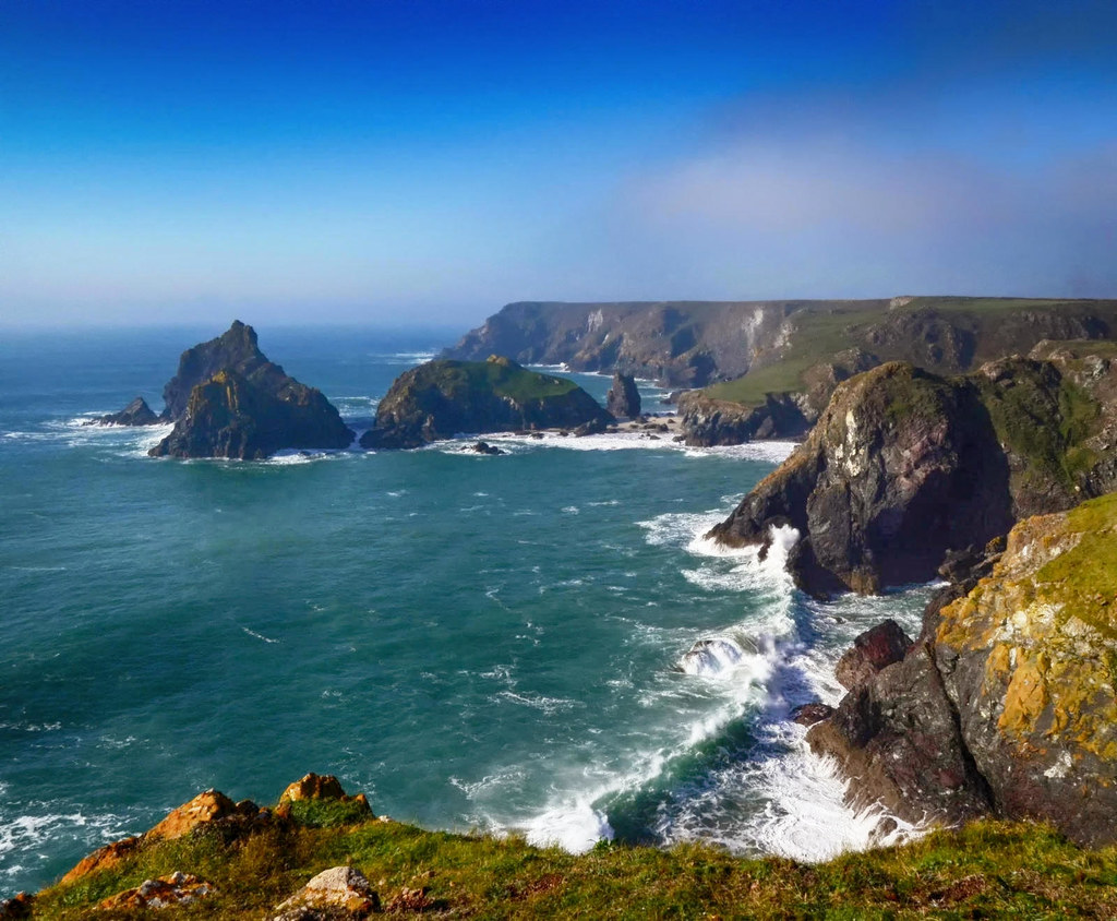 Rugged Cornish coast near Kynance Cove. Credit Baz Richardson, flickr