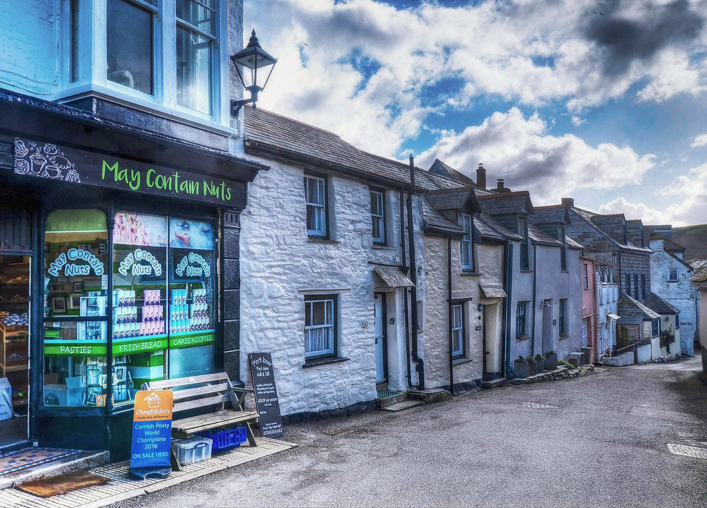 Fore Street, Port Isaac, Cornwall. Credit Baz Richardson, flickr