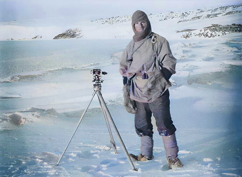 Edward Evans, 1. Baron Mountevans, in October 1911 during Robert Falcon Scott's Terra-Nova-Expedition