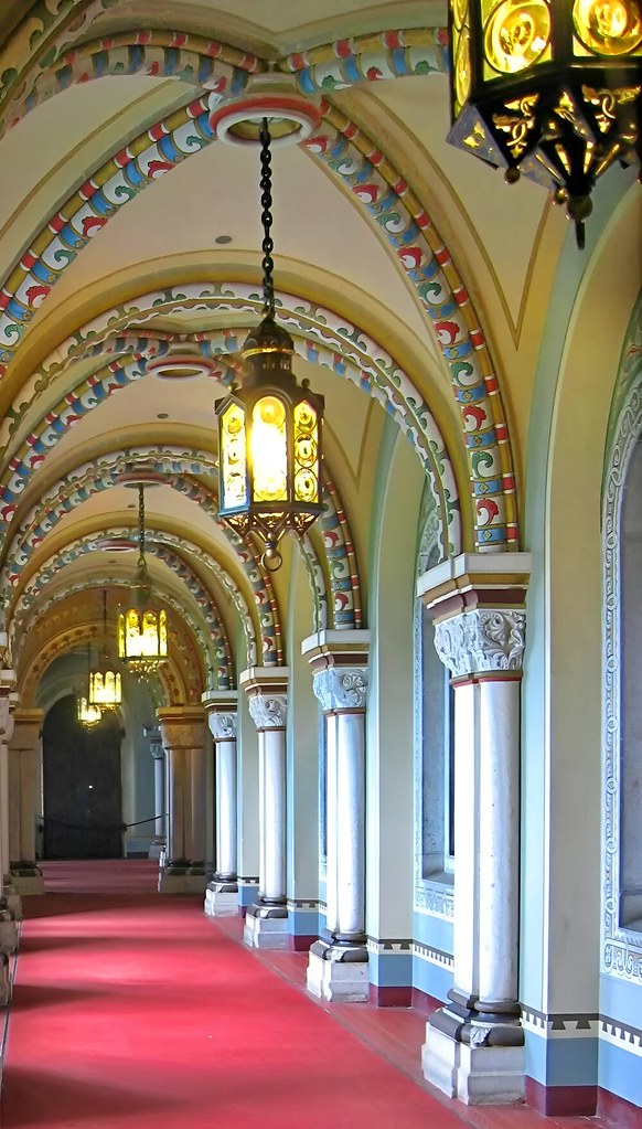 Neuschwanstein corridor. Credit Lokilech