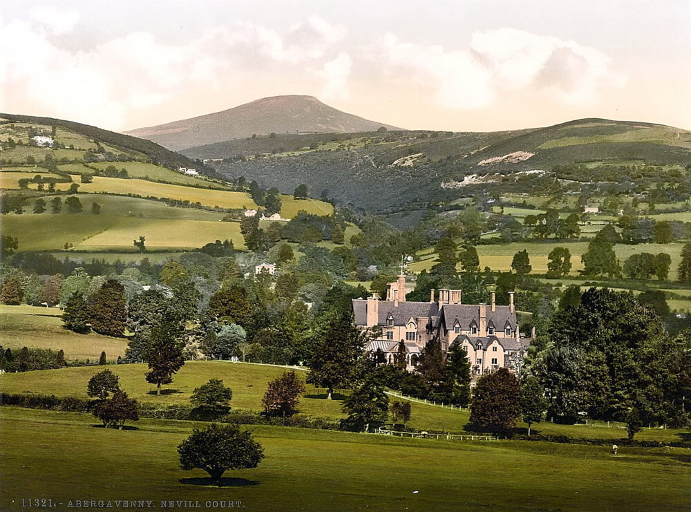 Abergavenny, Neville Court