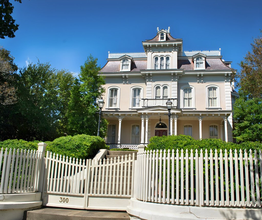 Glen Auburn, Second Empire in Natchez, MIssissippi. Credit Tom Barnes.